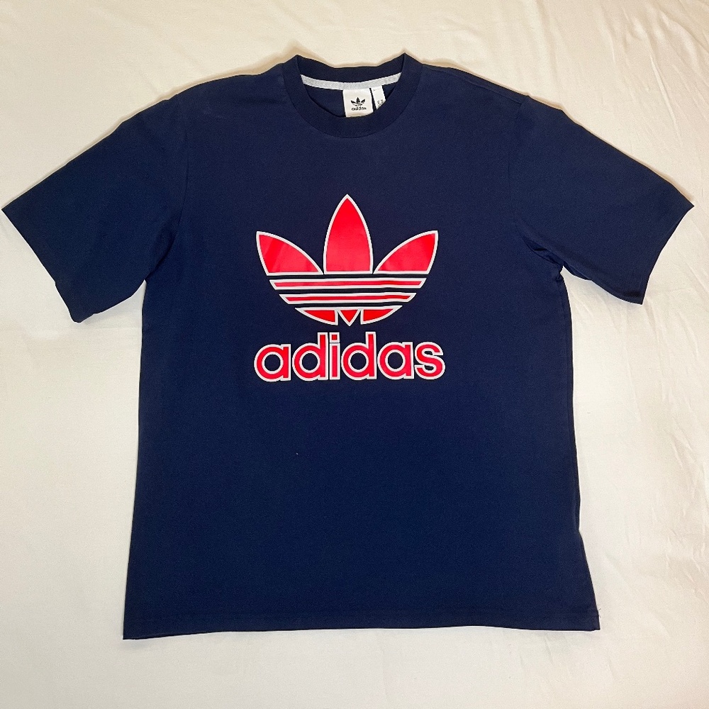 Adidas Trefoil logo T-Shirt in Navy- Size M